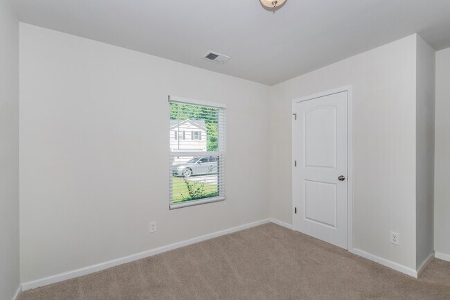 Building Photo - 109 Amber Mill Cir