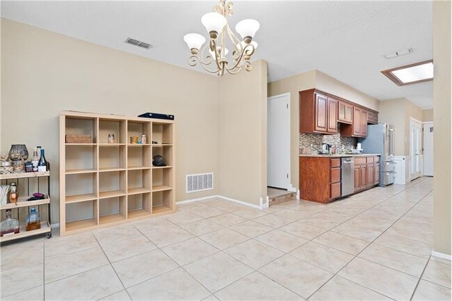 Building Photo - 13737 River Canyon Dr
