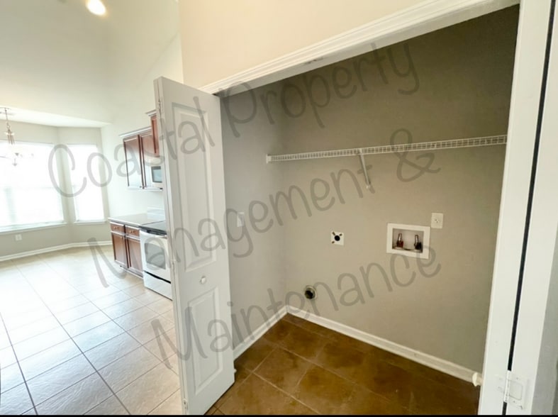 Building Photo - 135 Carolina Oaks Dr