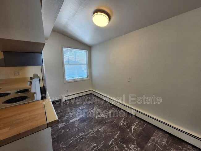 Building Photo - 3925 E 9th Ave