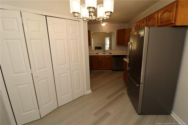 Building Photo - 310 Riverwalk Cir