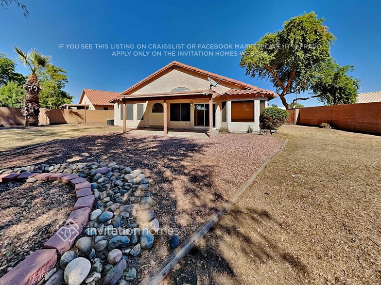 Building Photo - 2542 N 124th Dr