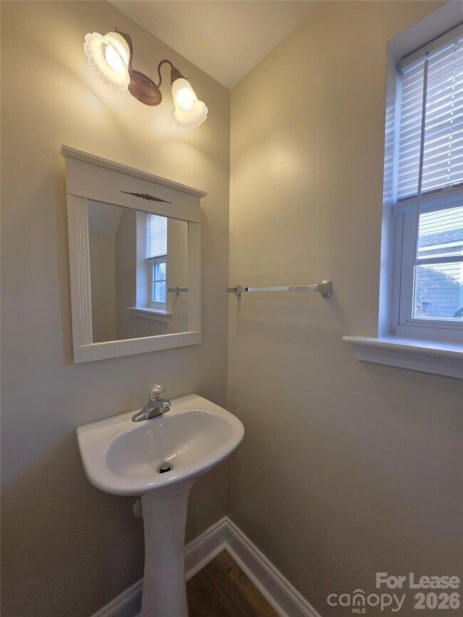 Building Photo - 10619 Trolley Run Dr