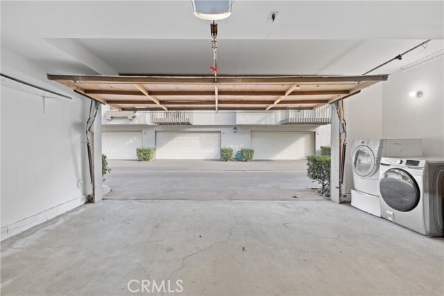 Building Photo - 9 Moon Shadow