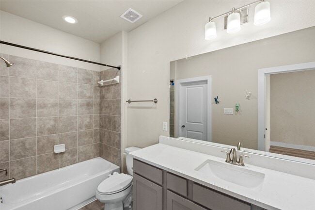 Building Photo - 9012 Lonestar Creekbend Ln