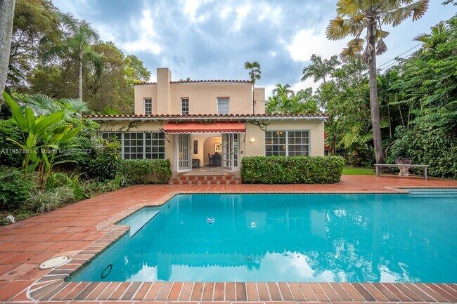 Building Photo - 423 Alcazar Ave