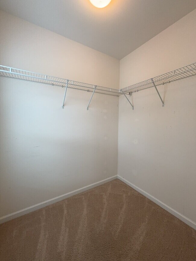 Building Photo - 292 Calm Water Way