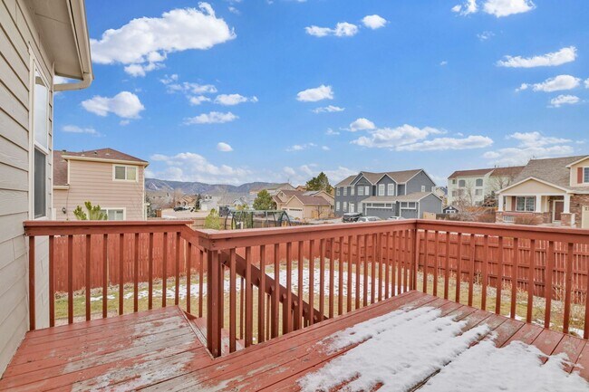 Building Photo - Ranch style home with 6 Bedrooms - 3 Bathrooms - 2 Car Garage - $2,650!