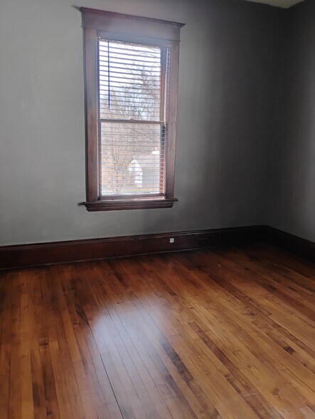 Building Photo - 1407 Girard Ave N