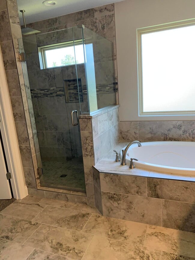 Building Photo - 2551 Tree Feather Ct
