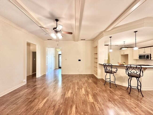 Building Photo - Coming Soon! Show Stopping Home in Flint!