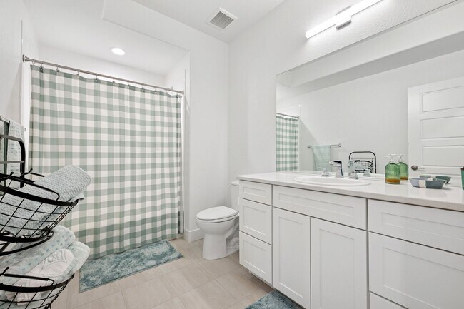 Building Photo - Absolutely Gorgeous Cordera Home