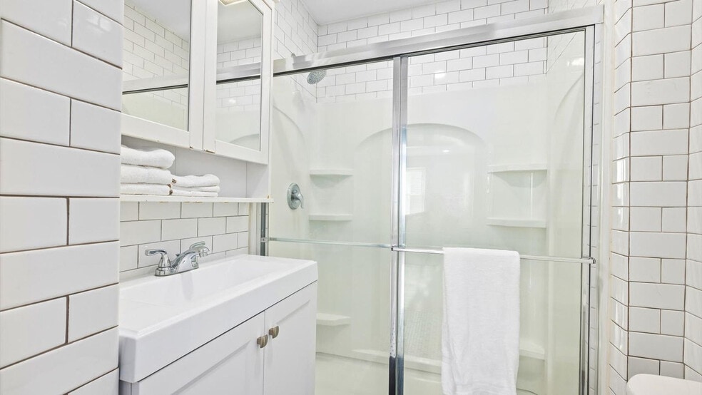 Building Photo - 54 Wesley Rd