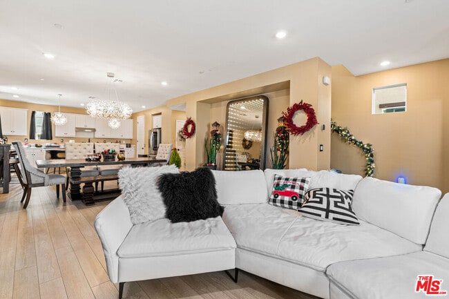 Building Photo - 720 Grace Ave