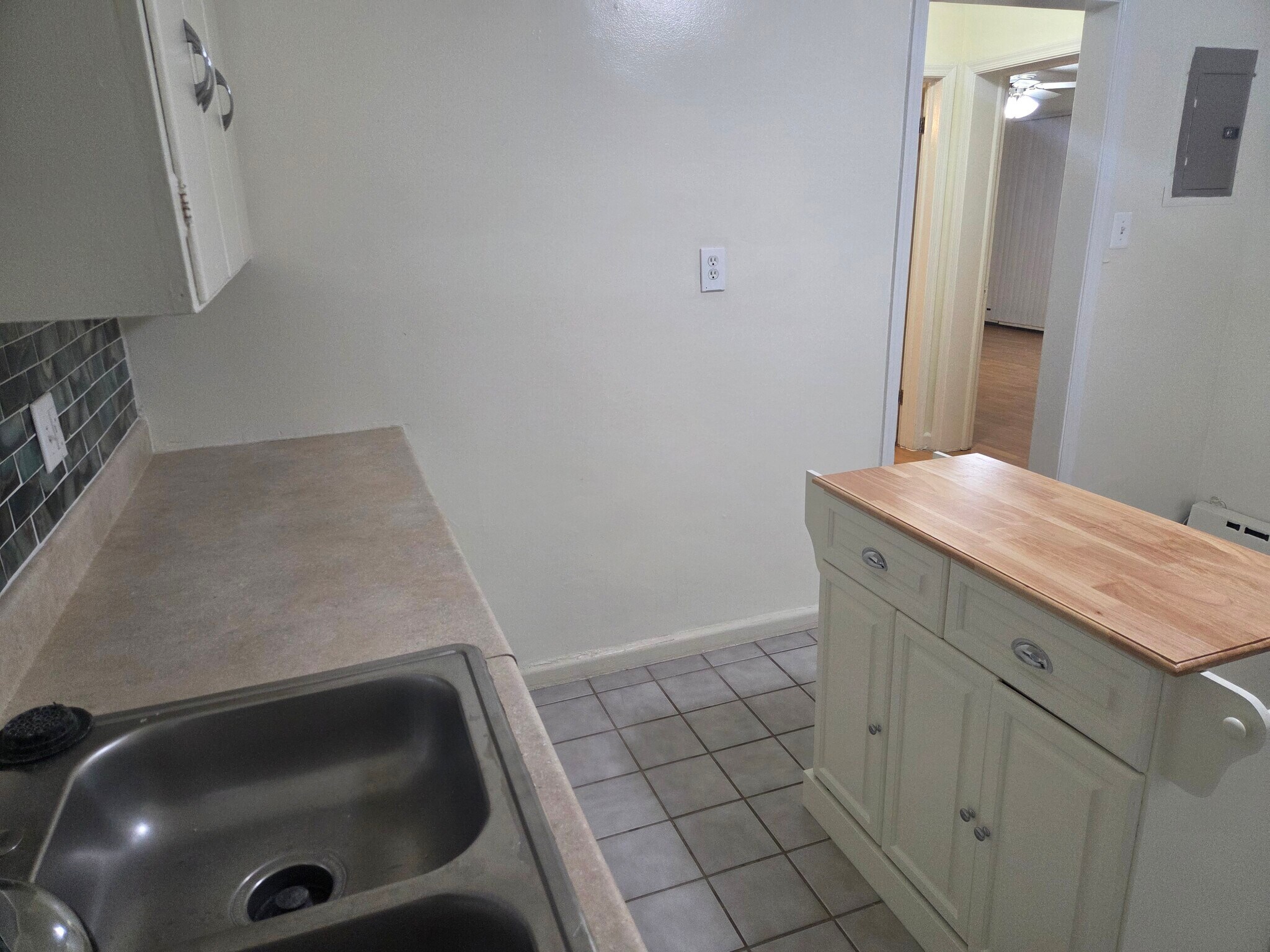 Building Photo - 625 Houston Ave