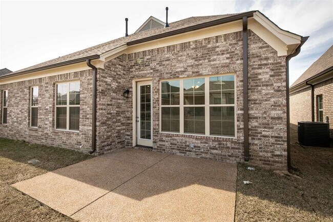 Building Photo - 125 Dogwood Springs Dr