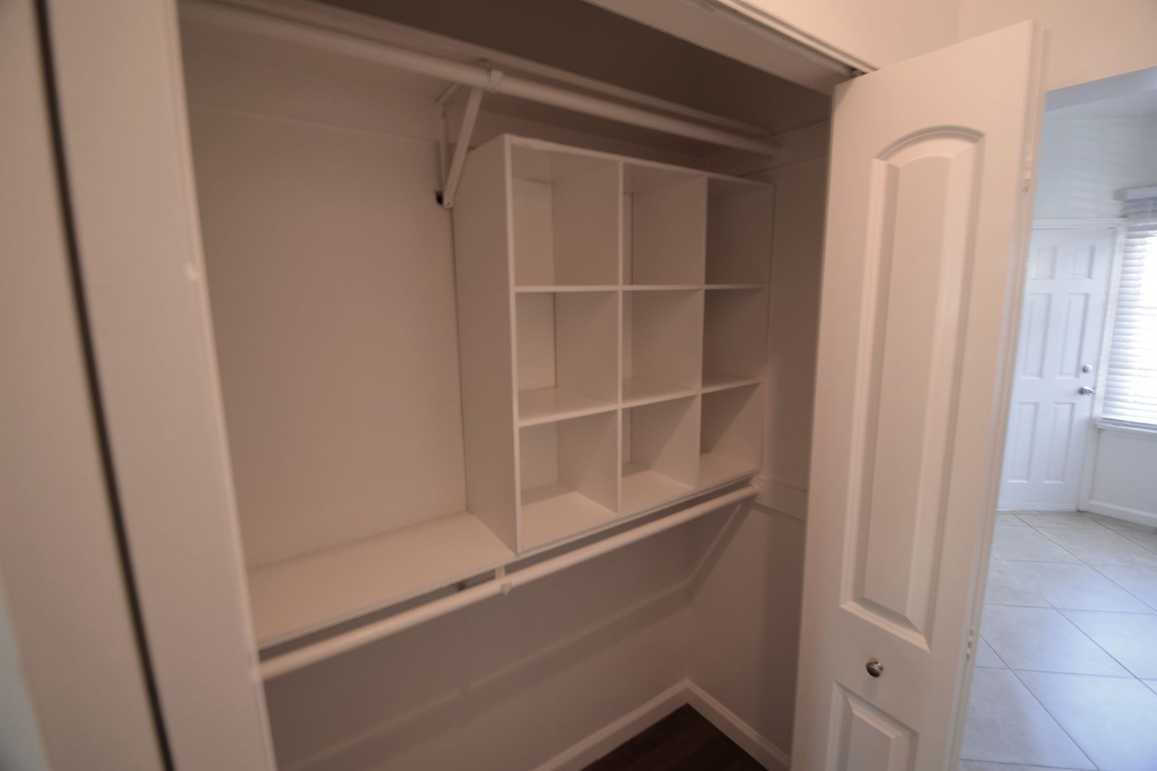 Building Photo - 1415 S Sierra Bonita Ave