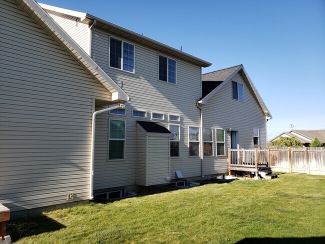 Back Yard - 2148 Candlewood Ave