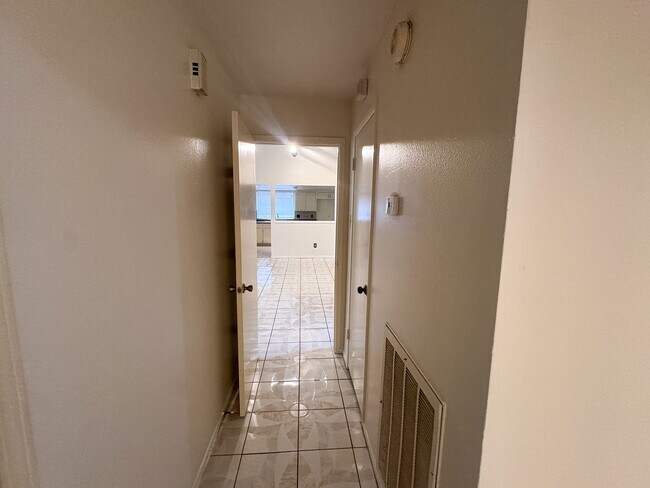 Building Photo - 14418 Moorfield Dr