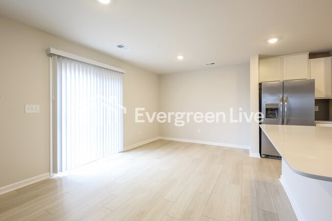 Building Photo - now