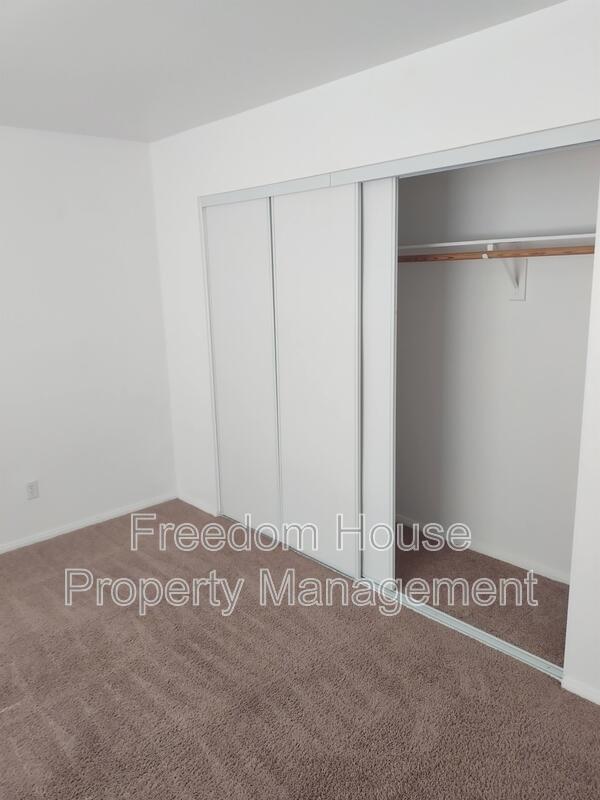 Building Photo - 2341 E Calvada Blvd