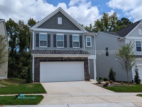 Building Photo - 5866 Woodlawn Dr