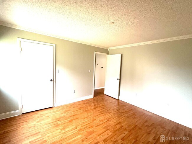 Building Photo - 4901 Ravens Crest Dr