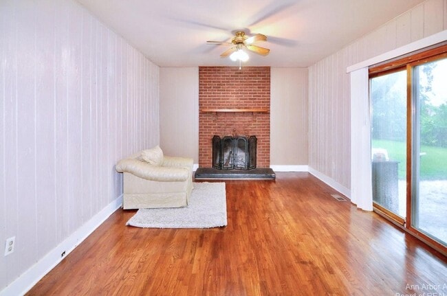 Building Photo - 8807 Tavistock Dr