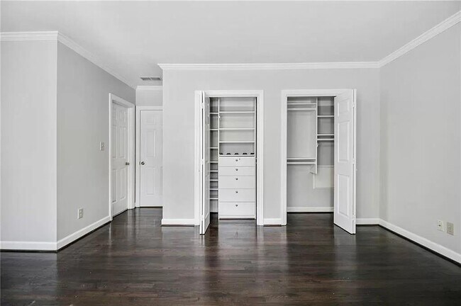 Building Photo - 460 Ivy Park Ln NE