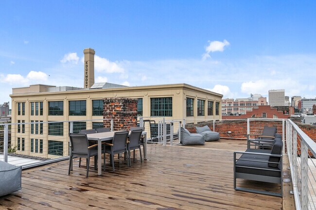 Building Photo - 2201 Virginia 5-SI ID1582530P