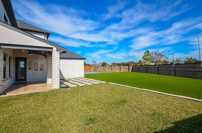 Building Photo - 28402 Eli Eagle St