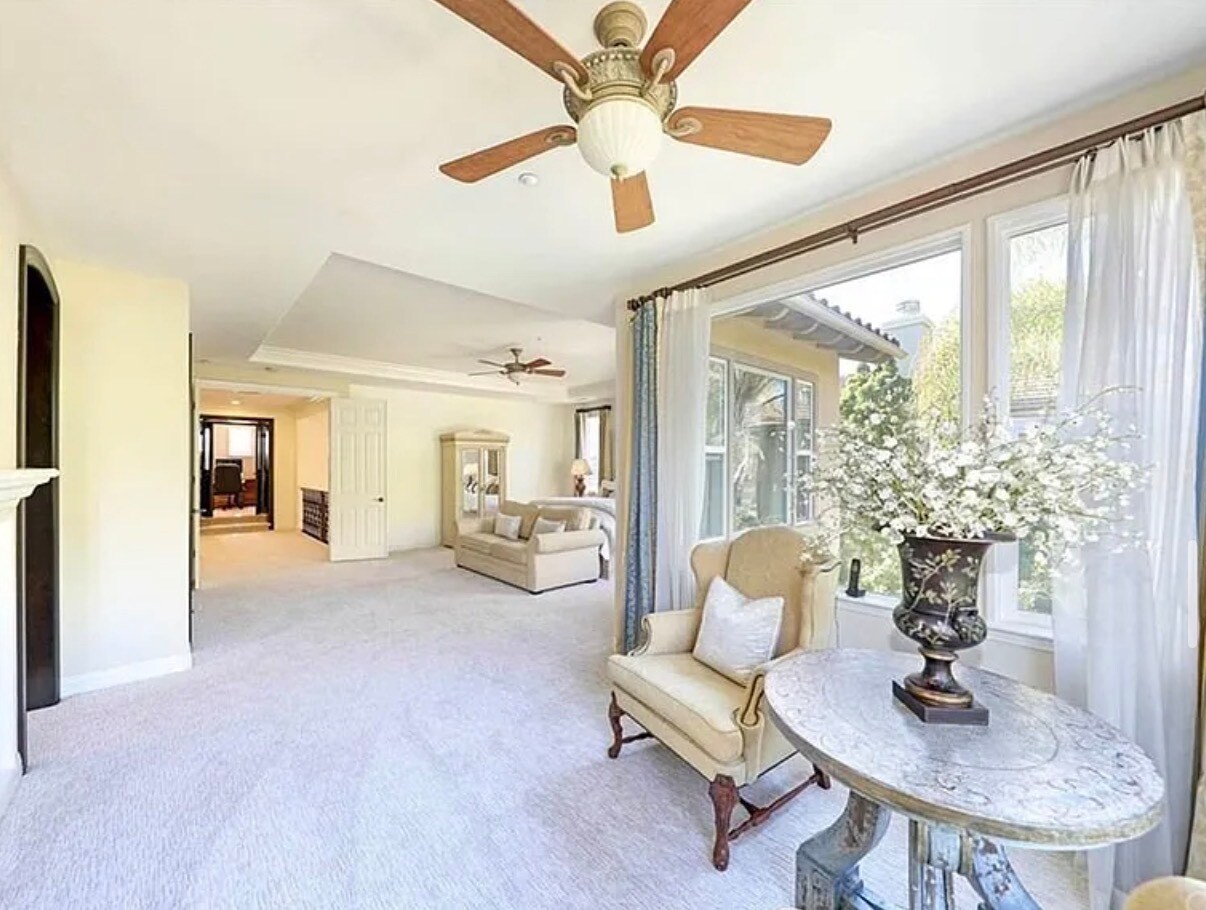 Building Photo - 2531 Costero Magestuoso