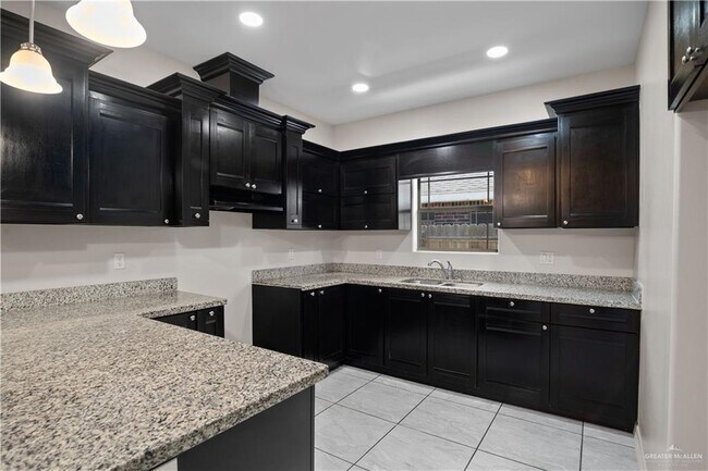 Building Photo - 18 Pedernal St