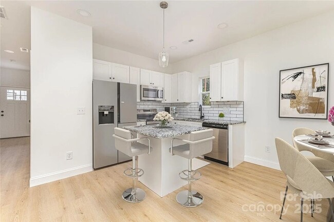 Building Photo - New Construction 3 Bed 2.5 Bath Home in Hickory, NC