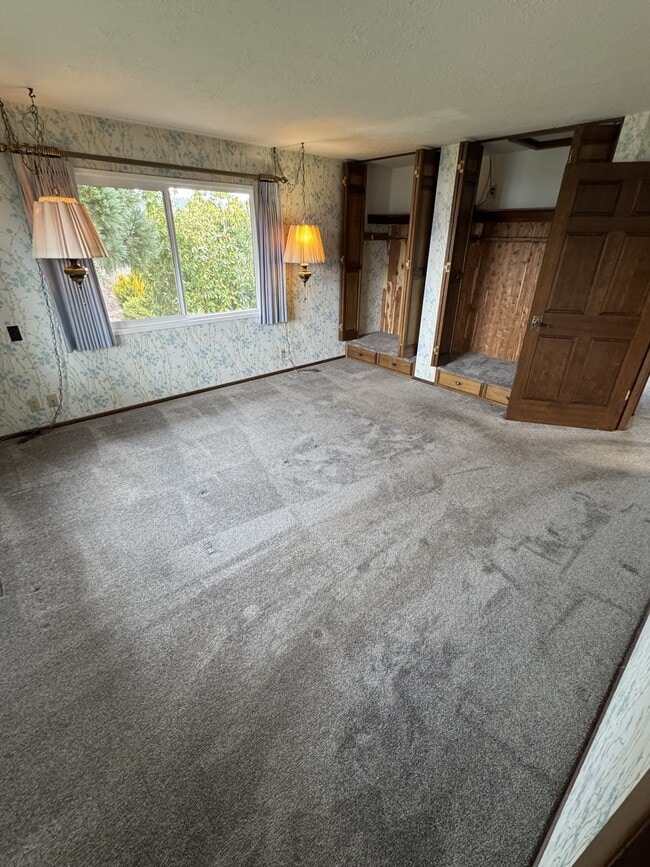 Building Photo - 19774 Grade Rd SE