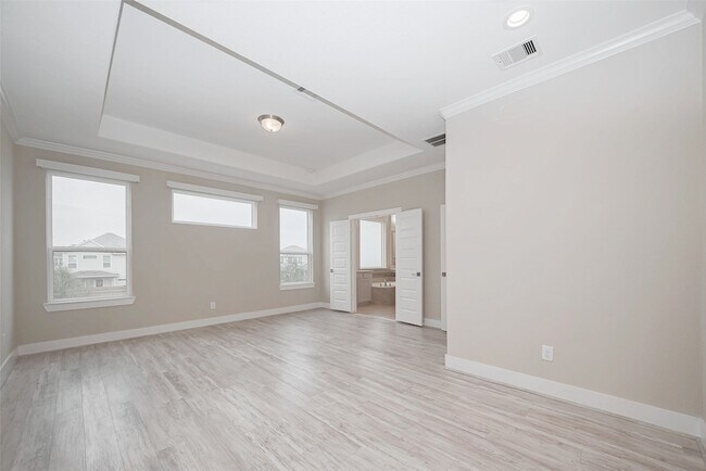 Building Photo - 10014 Granary Dr