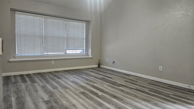 Building Photo - 12114 Dover Mdw