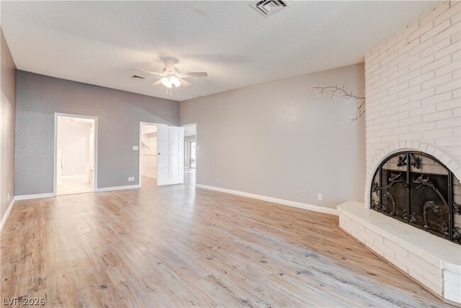 Building Photo - 2204 Plaza Del Robles