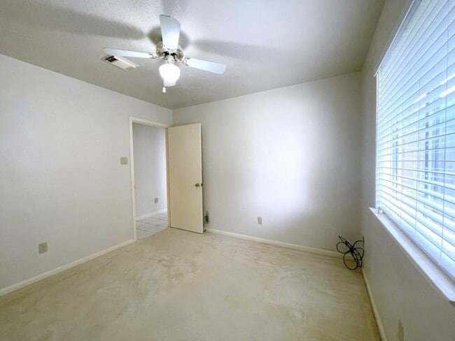 Building Photo - 15514 Heritage Country Ct