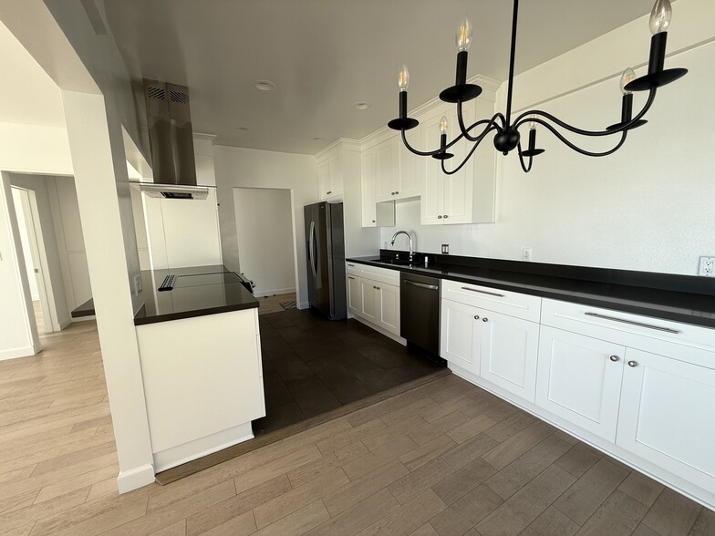 Building Photo - 18139 Coastline Dr