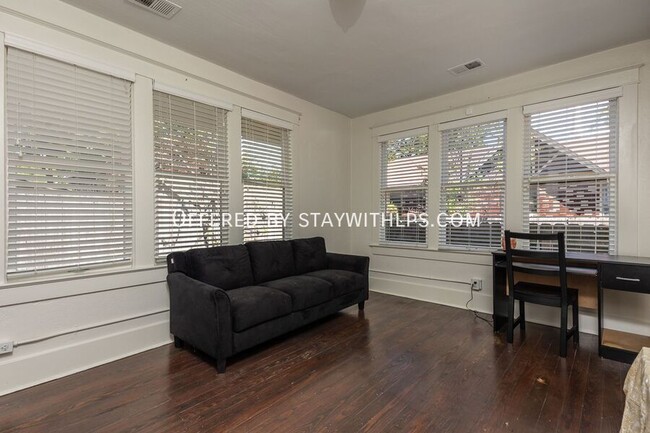 Building Photo - 1842 Mignon Ave