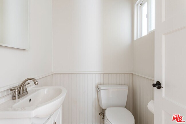 Building Photo - 2610 Griffith Park Blvd