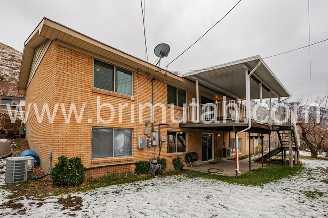 Building Photo - 3608 Eastwood Dr