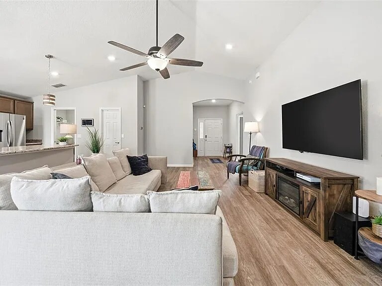 Building Photo - 883 Galloway St