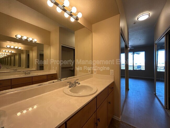 Building Photo - 425 W Rio Salado Pkwy