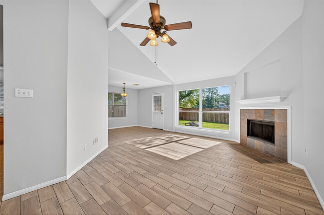 Building Photo - 16414 Sylvan Dale Dr