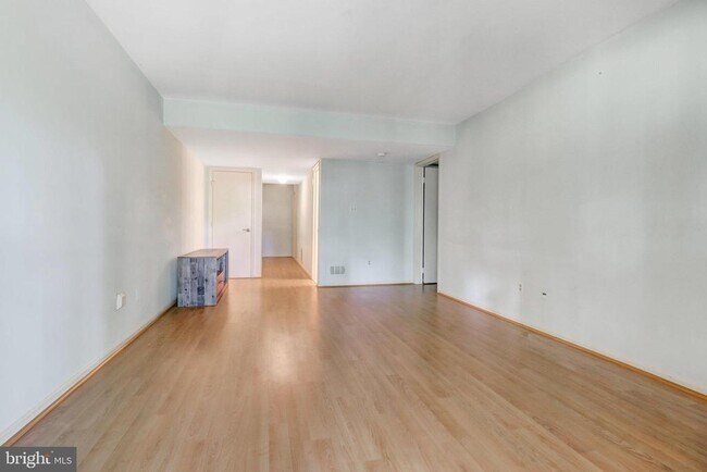 Building Photo - 5707 Waters Edge Landing Court