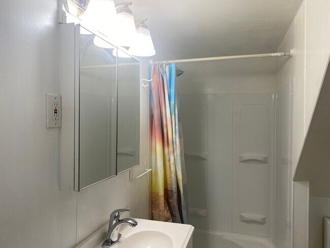 Building Photo - 43 Glenwood Ave