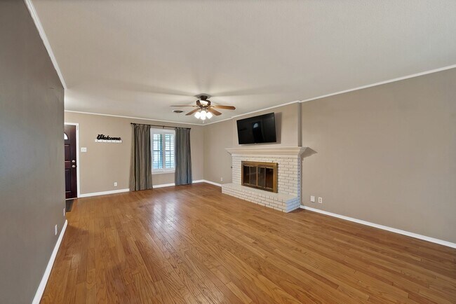 Building Photo - 526 Waggoner Dr