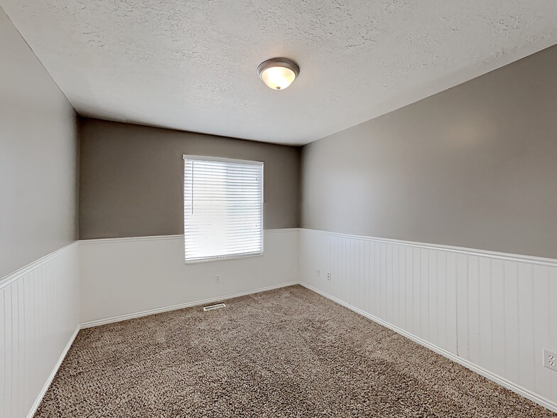Building Photo - 447 S 1250 E